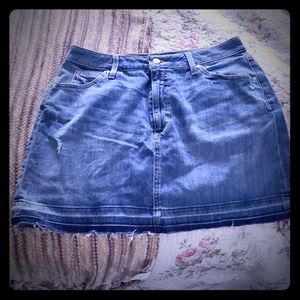 Jean distressed skirt size 31